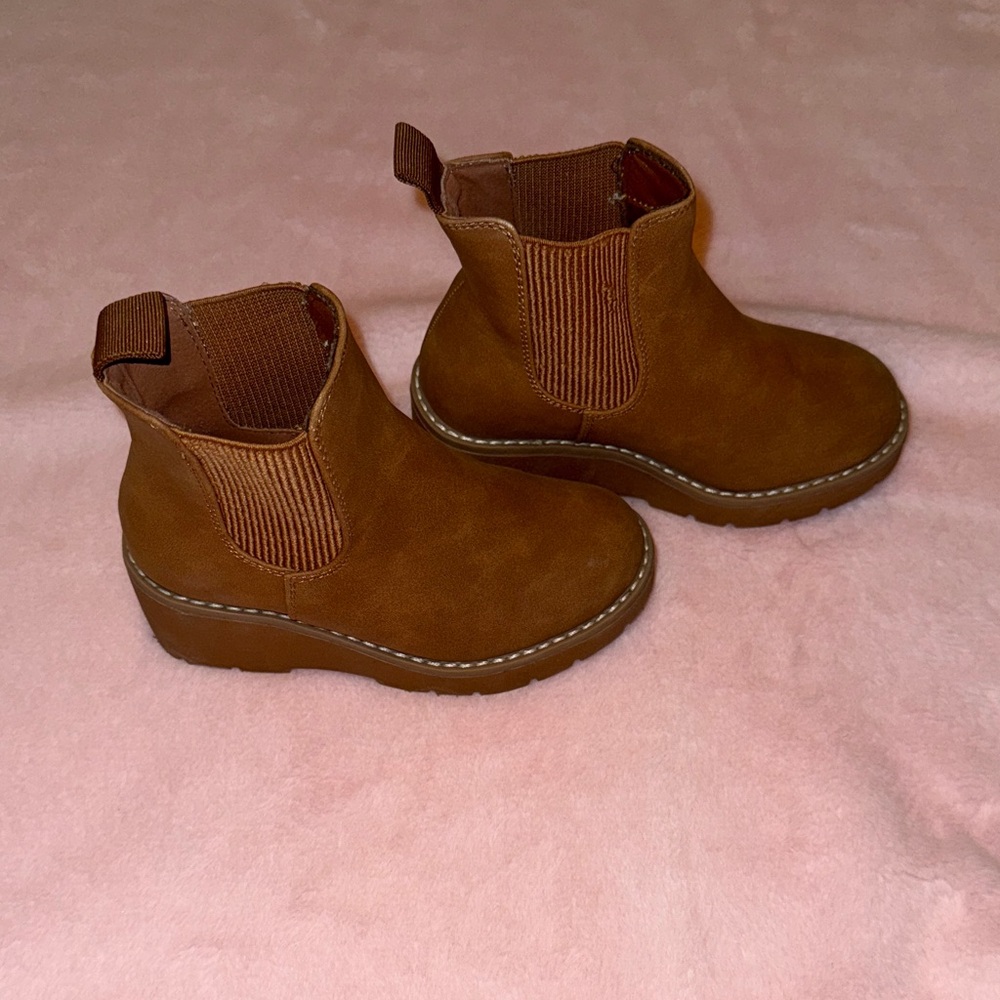 Toddler Chelsea Ankle Boots** Bundle 5+ items and name your offer!!! 💖💞